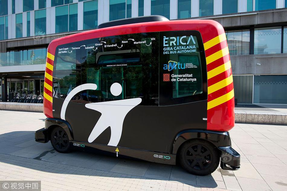 建;信基金2!025秋季投资策略会：“星火科创”破局科技新时代，多元配置赋能投资获得感