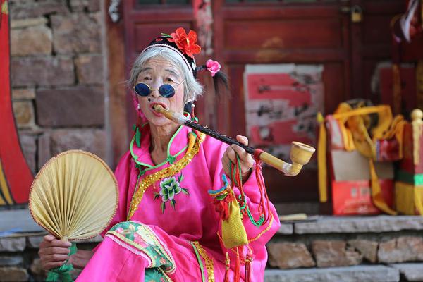 复星国际(.00656.hk)发行4亿欧元高级债券，息票率5.875%