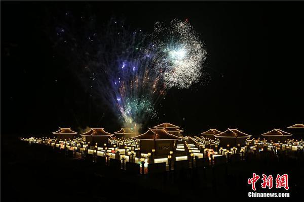 锦—浪科技：截至<2>025年10月10日公司股东总户数77964户