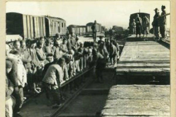 李‘强’：—把城市更新和消除安全隐患、稳楼市等工作结合起来