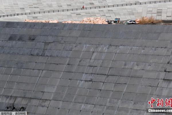 美联储.哈马克警?告：进一步降息会引发广泛风险